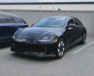 Hyundai Ioniq 2023 рік