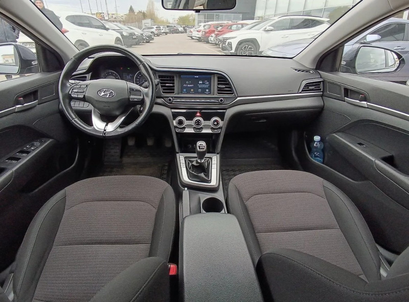 Hyundai Elantra VI покоління 