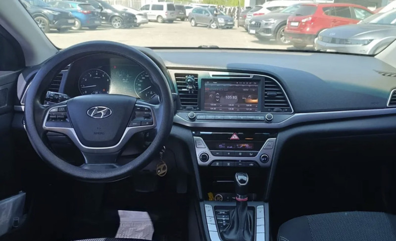 Hyundai Elantra VI покоління 