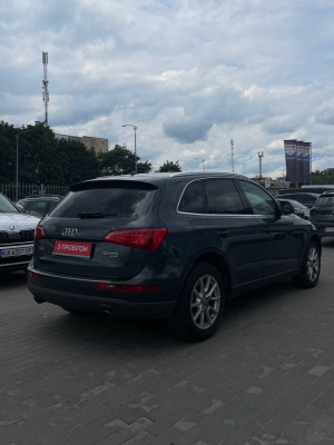 Audi Q5 Typ 8R  •  3.0 TDI S-tronic (240 к.с.) Quattro  •  Base 