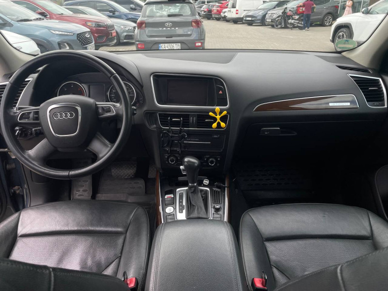 Audi Q5 Typ 8R  •  3.0 TDI S-tronic (240 к.с.) Quattro  •  Base 