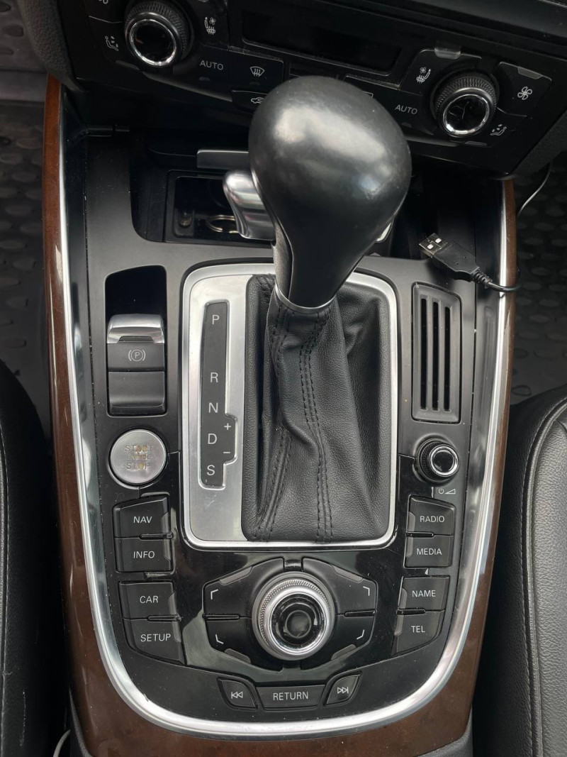 Audi Q5 Typ 8R  •  3.0 TDI S-tronic (240 к.с.) Quattro  •  Base 