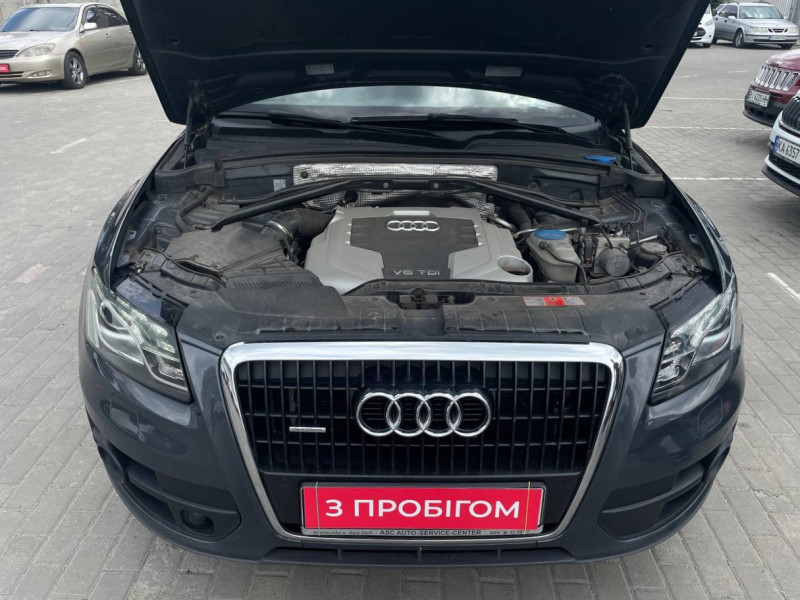 Audi Q5 Typ 8R  •  3.0 TDI S-tronic (240 к.с.) Quattro  •  Base 